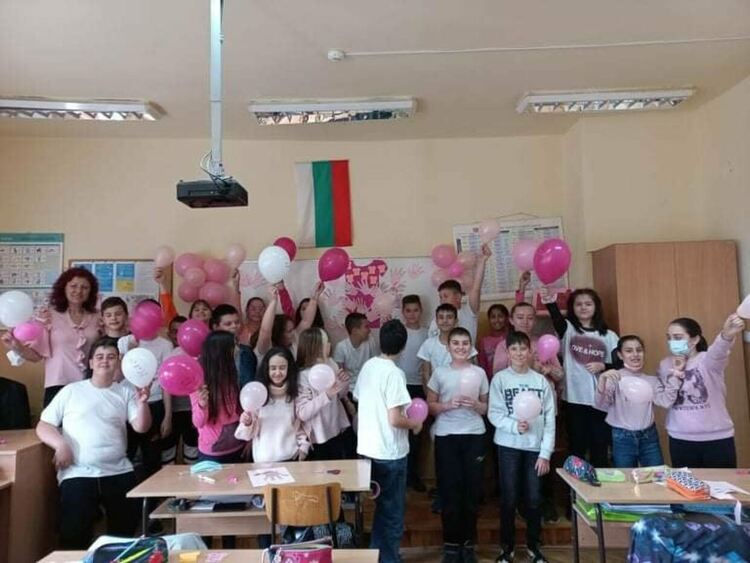 Алековци отбелязаха „Денят на розовата фланелка“