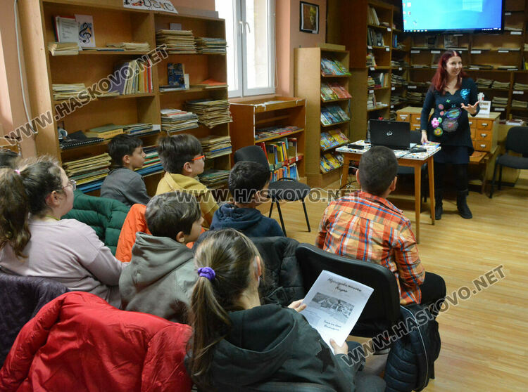 Илюстраторката Мая Бочева преплита светът на книгата и играта