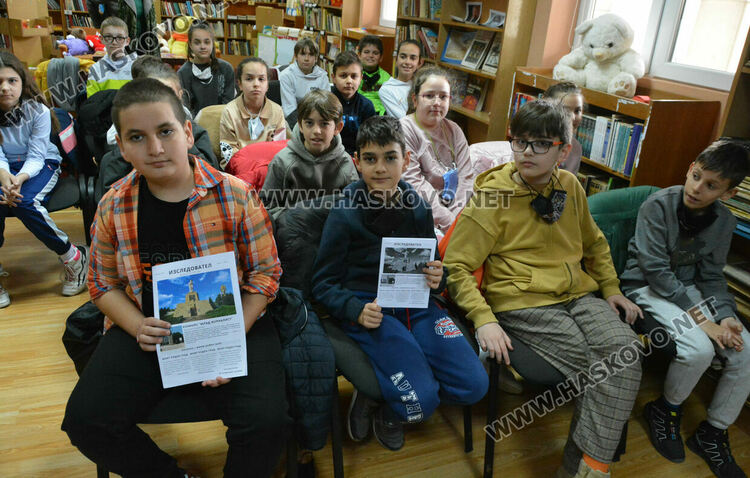 Илюстраторката Мая Бочева преплита светът на книгата и играта