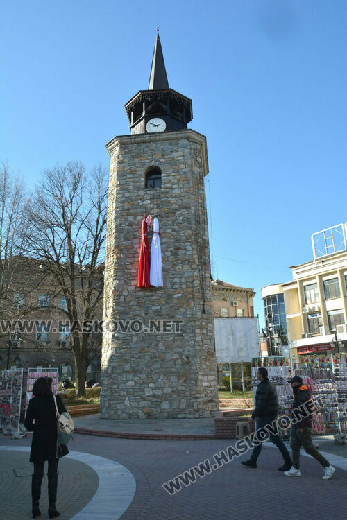 Закачиха 50-килограмова мартеница в Хасково