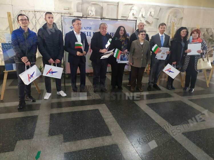   Раздадоха „Оскарите“ за превод от английски на български, продължава Месеца на Америка в Кърджали