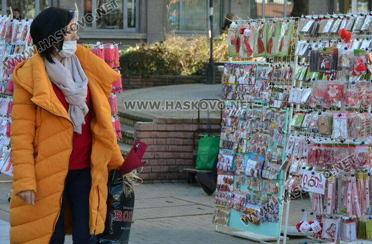 Закачиха 50-килограмова мартеница в Хасково