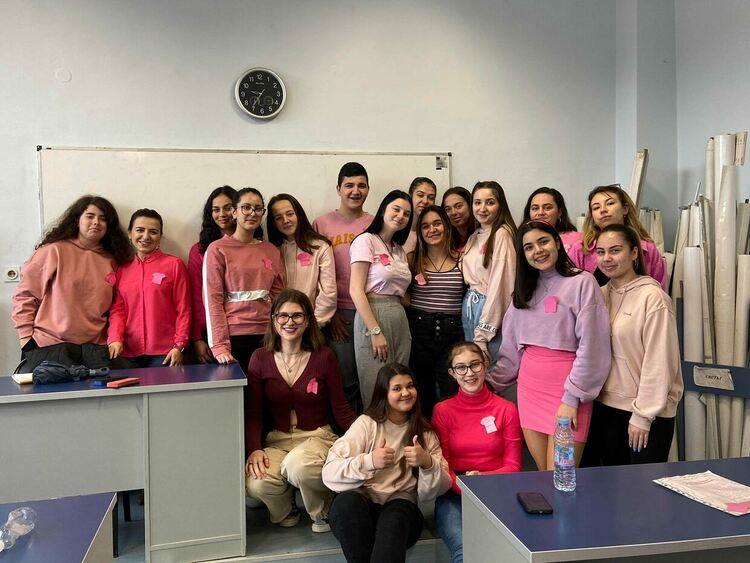 Розови фланелки ... и още нещо