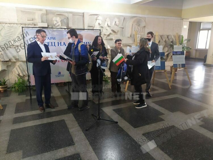   Раздадоха „Оскарите“ за превод от английски на български, продължава Месеца на Америка в Кърджали