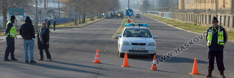 Протест на лозари блокира път, искат увеличение на субсидията от 30 на 300 лева