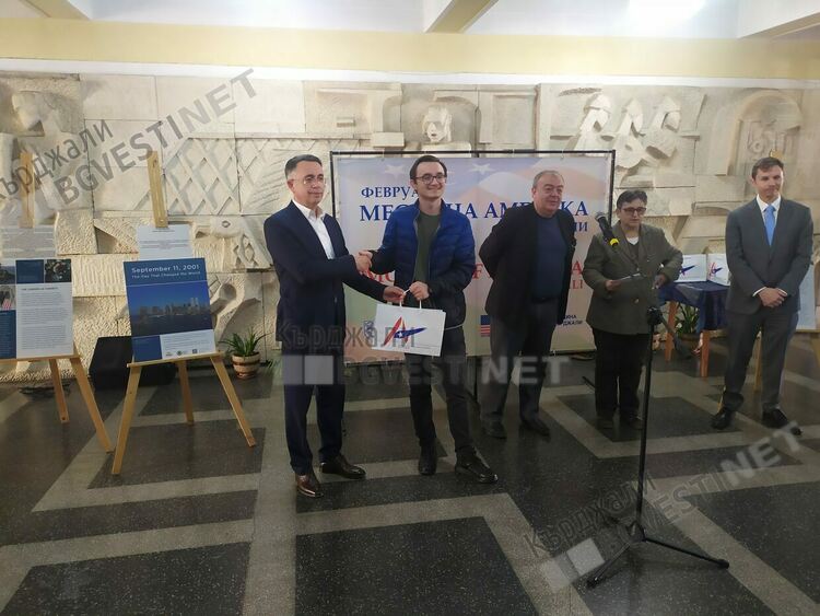   Раздадоха „Оскарите“ за превод от английски на български, продължава Месеца на Америка в Кърджали