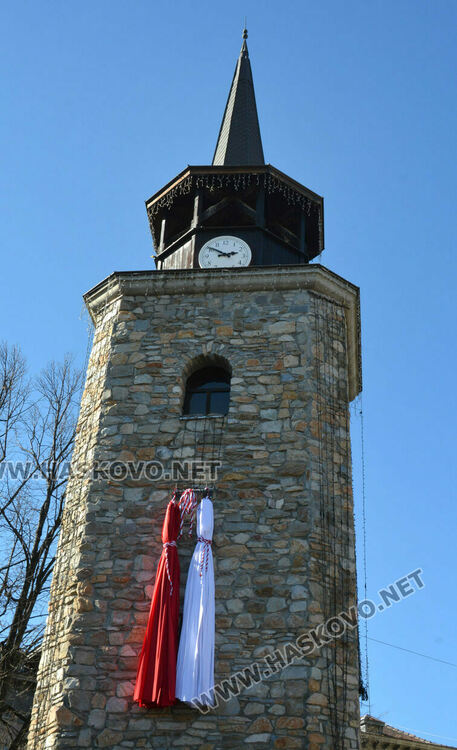 Закачиха 50-килограмова мартеница в Хасково