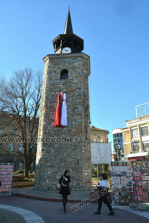 Закачиха 50-килограмова мартеница в Хасково