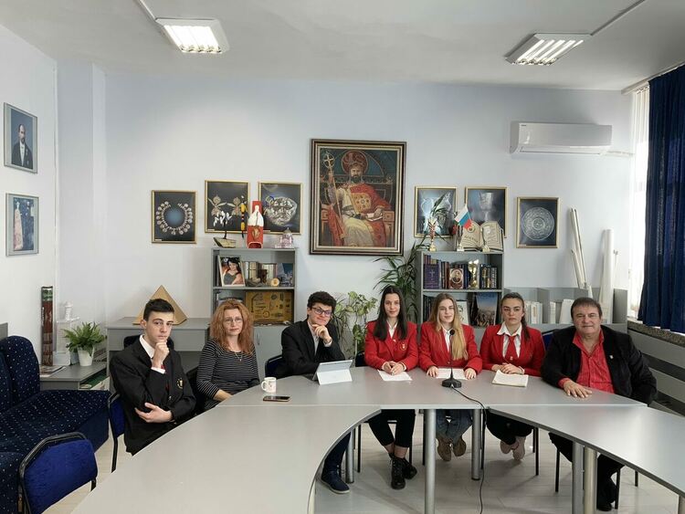 Средношколци от Кърджали в онлайн конференция с ученици от Азербайджан