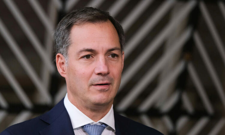 Александер де Кро. Сн.: ЕС