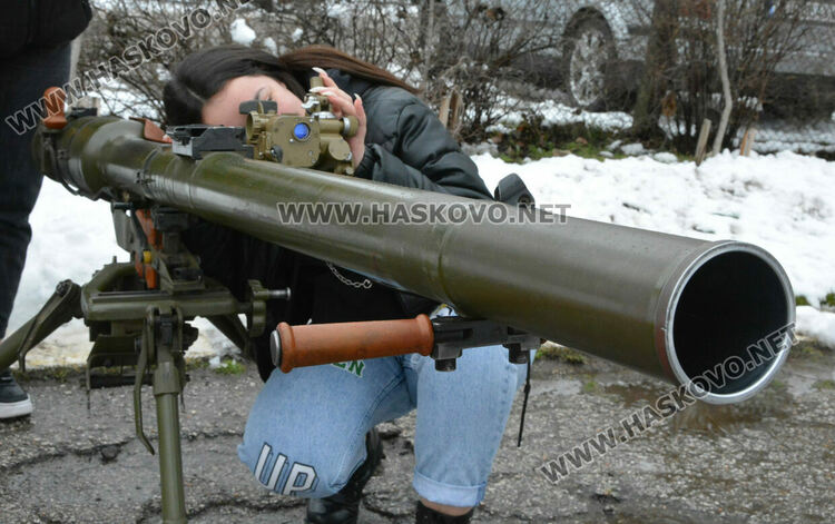 Силен интерес към военното въоръжение и техника в Хасково