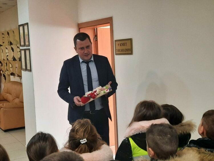 Празник с кауза организираха ДЮТ „Мускетарите“ при ЦПЛР-ОДК Перник по случай първи март