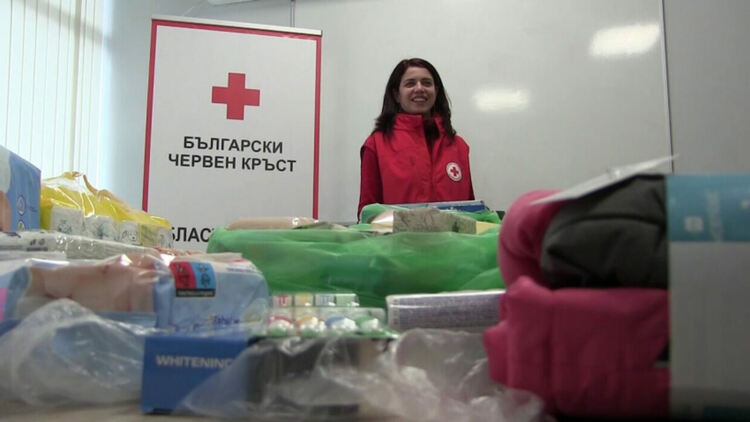 Първите камиони с дарения, събрани от БЧК, тръгват днес към Украйна