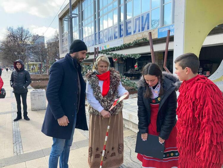 Празник с кауза организираха ДЮТ „Мускетарите“ при ЦПЛР-ОДК Перник по случай първи март