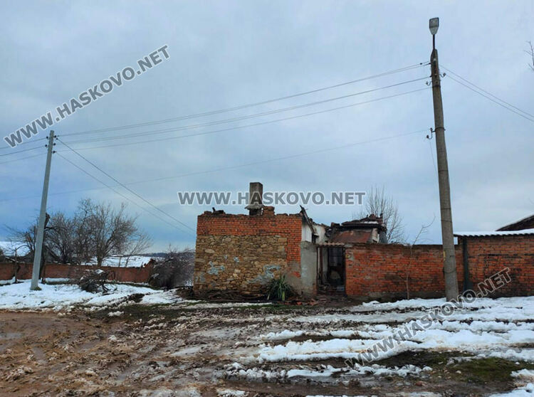 С опасност за живота е пострадалата при пожар жена 