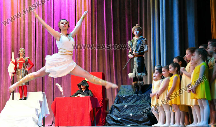 &bdquo;Рона&ldquo; представи танцов спектакъл &bdquo;Музей под небето&ldquo;