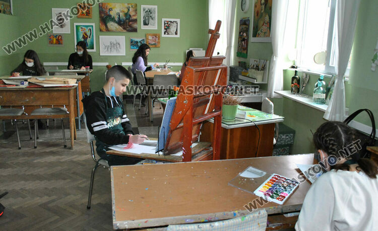 8 награди за Колорит от два национални конкурса за рисунка