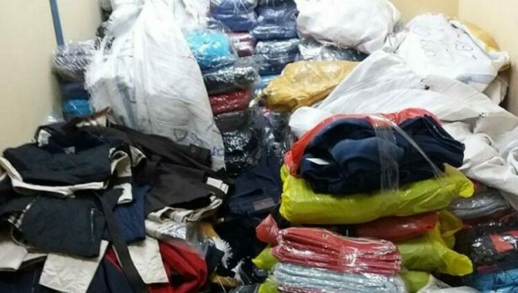 Откриха дрехи и обувки менте в търговски обект