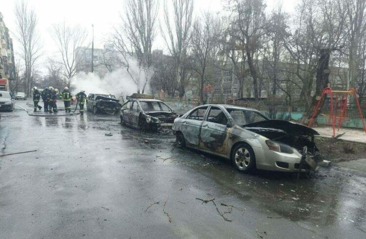 Мариупол в Донецка област под обстрел, но вече има ток, хляб и мобилна връзка