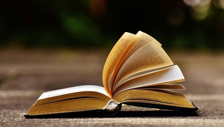 Хиляда книги на български автори са дарени на читалищата в Пернишка област