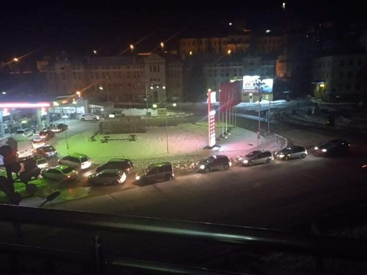 Опашки за гориво пред смолянските бензиностанции