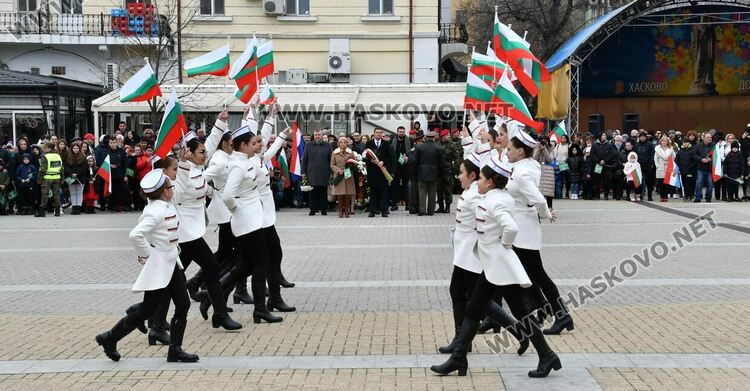 Хасково чества 144 г. от Освобождението на България, развяха руското знаме