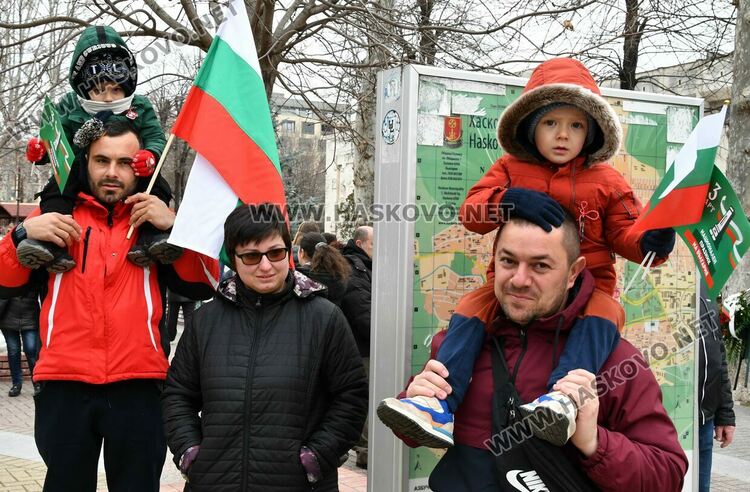 Хасково чества 144 г. от Освобождението на България, развяха руското знаме