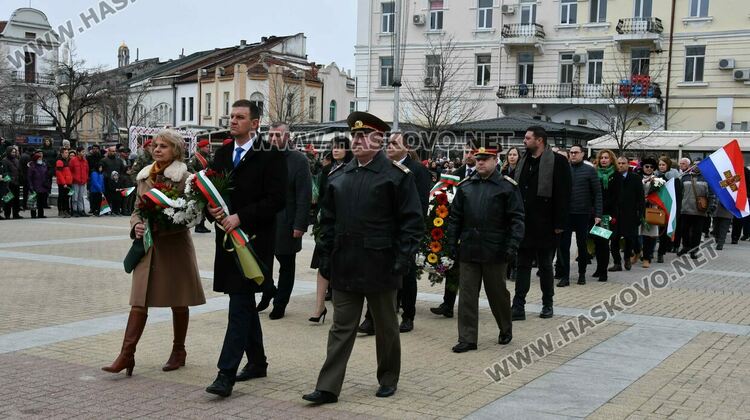 Хасково чества 144 г. от Освобождението на България, развяха руското знаме