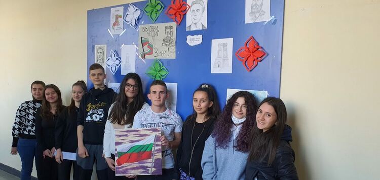 Празнична украса за празника  във Финансово-стопанската гимназия