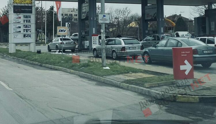 Бензиностанциите промениха цените на горивата на връх Националния празник, объркаха шофьорите