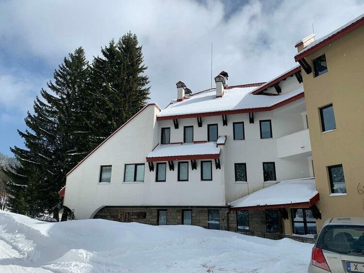 Две семейства с малки деца, бягащи от войната в Украйна са подслонени в Смолян