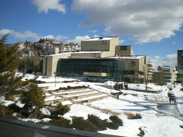 Отпразнувайте 8-ми март с театър и поезия, канят от РДТ