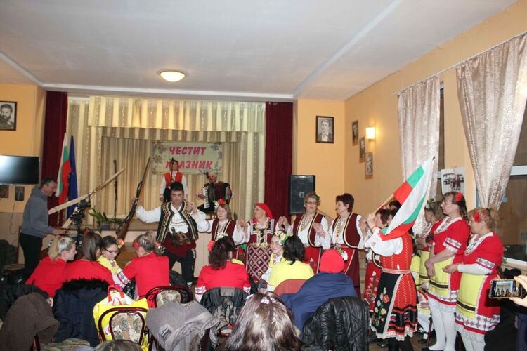 Огнени чавги полетяха в Бряст на Сирни Заговезни