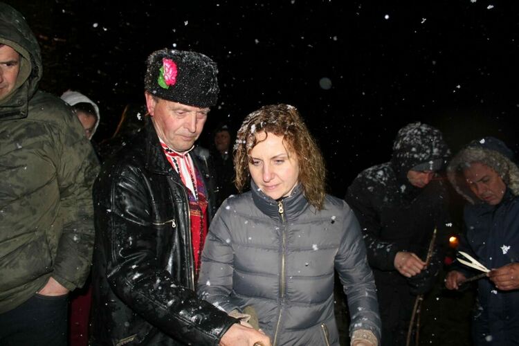 Огнени чавги полетяха в Бряст на Сирни Заговезни