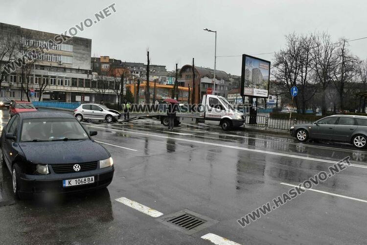Три коли се разбиха на “Лебеда” 