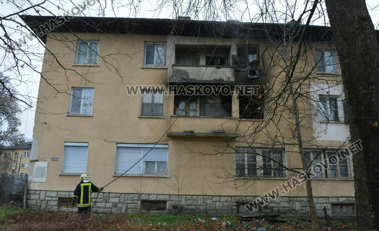 61-годишен мъж загина при пожар в апартамента си