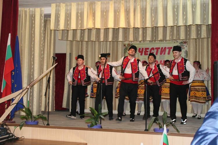 Огнени чавги полетяха в Бряст на Сирни Заговезни