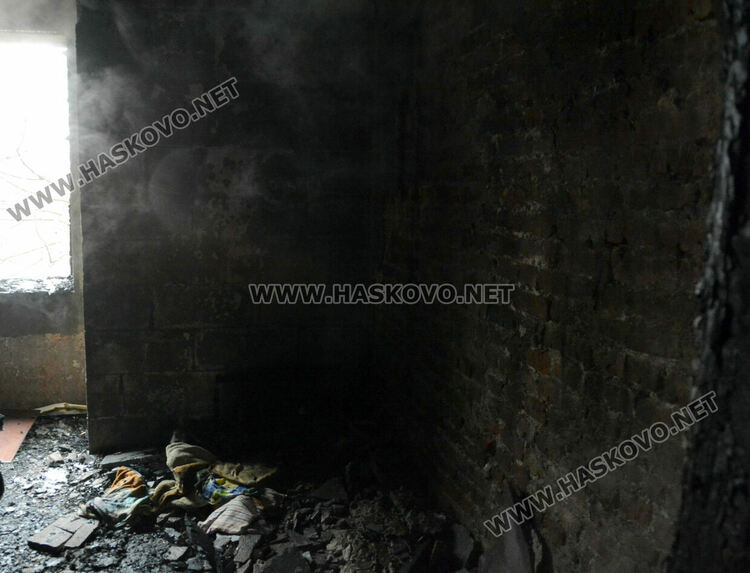 61-годишен мъж загина при пожар в апартамента си