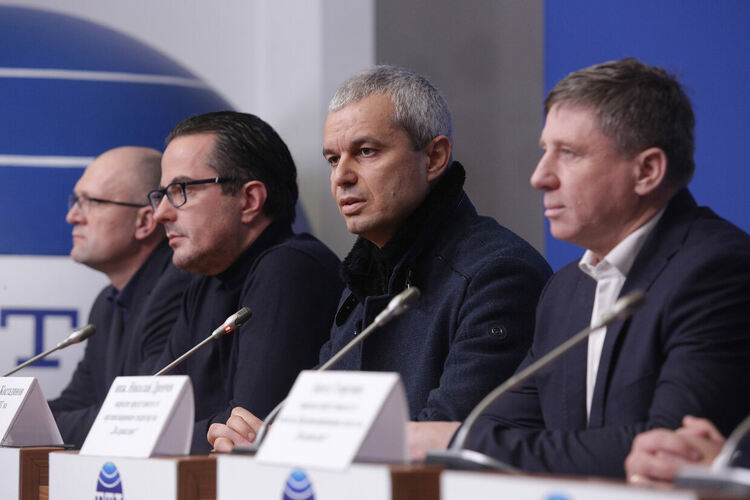 Костадин Костадинов обяви, че е със забрана за влизане в Украйна за 10 години