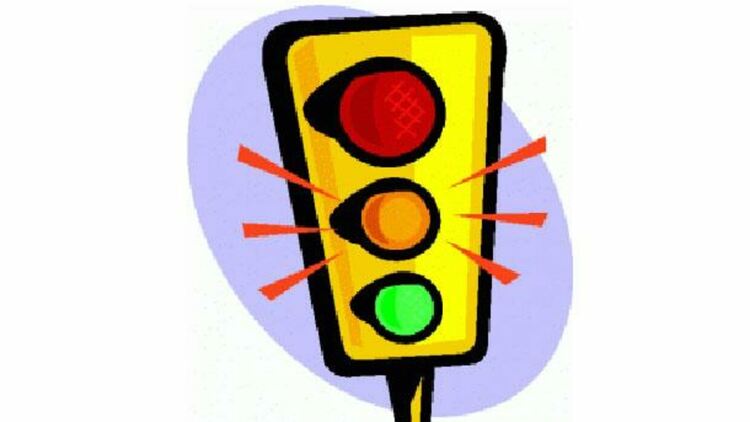 Рехабилитират 415 стълбове за улично осветление и светофарни уредби в Перник