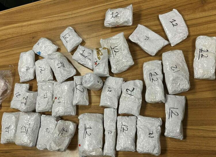 Задържаха мъж за контрабанда на злато за над 1 млн. лева