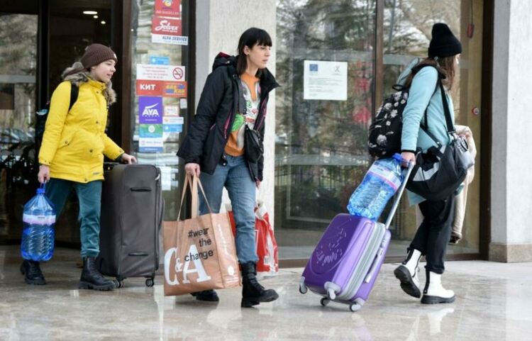 11 украинци са настанени в Трън