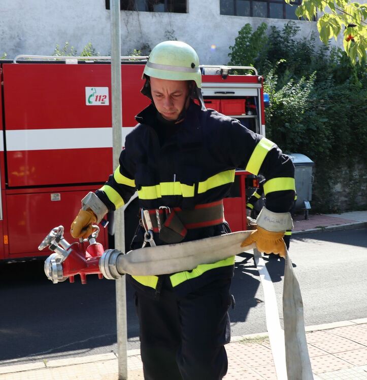 21 огнеборци гасиха 6 пожара през уикенда в областта