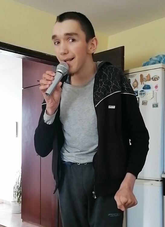 Осмокласникът Стефан Узунов от Аврен със златен медал от музикален фестивал