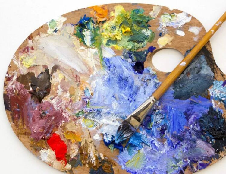 Изложба "Тя" е открита в Перник