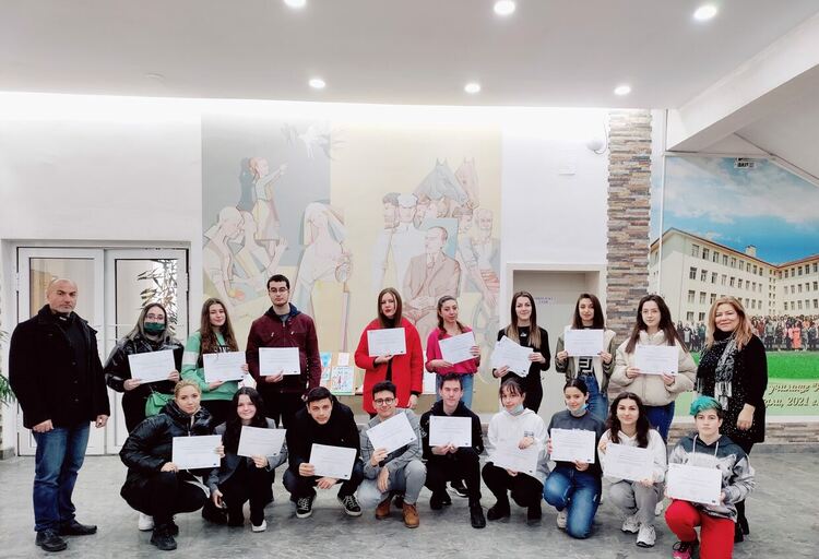 Ученици от ,,Йовков“  успешно завършиха образователния проект „Младежи в  кръговата икономика“