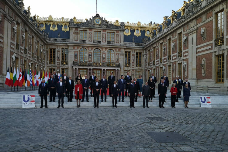 Лидерите на страните членки на ЕС изключват бързо присъединяване на Украйна към ЕС