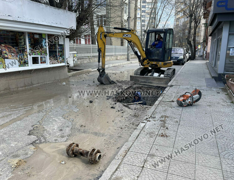 Заради изгнила тръба спряха водата в района на училище „Иван Рилски“