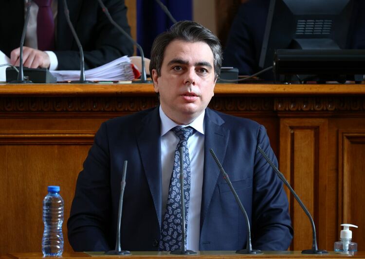 НС изслушва Асен Василев за Плана за възстановяване (на живо)