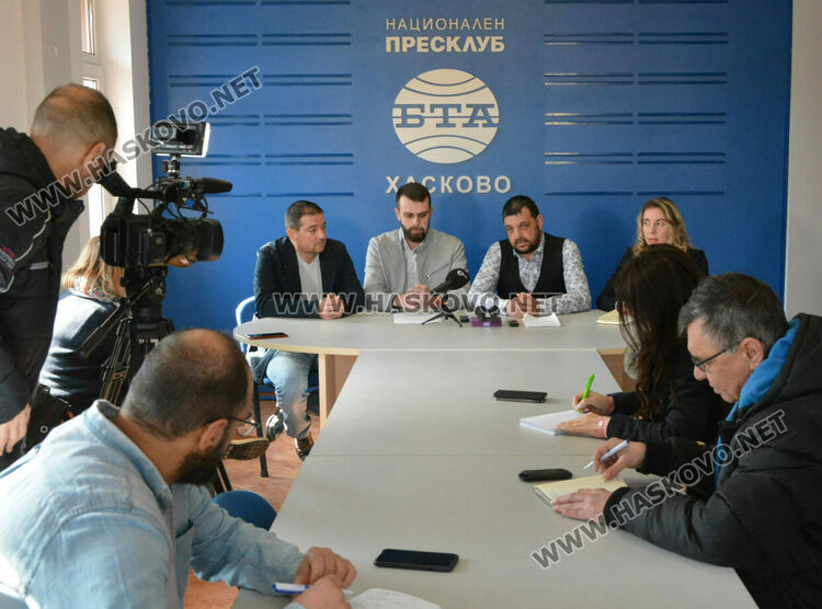 „Възраждане“ с кампания в Хасково и Димитровград в помощ за българите в Украйна